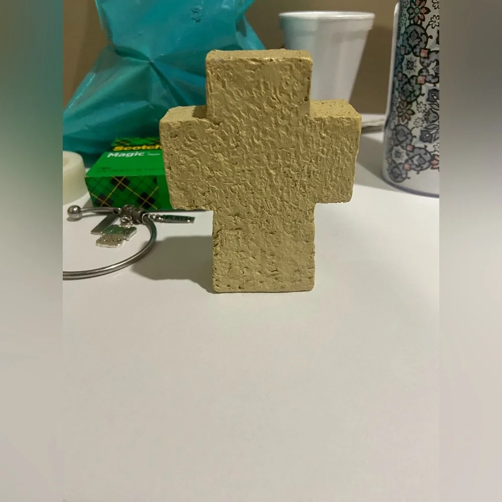 5/$10 | A Cross | Home Decor - Picture 4 of 4